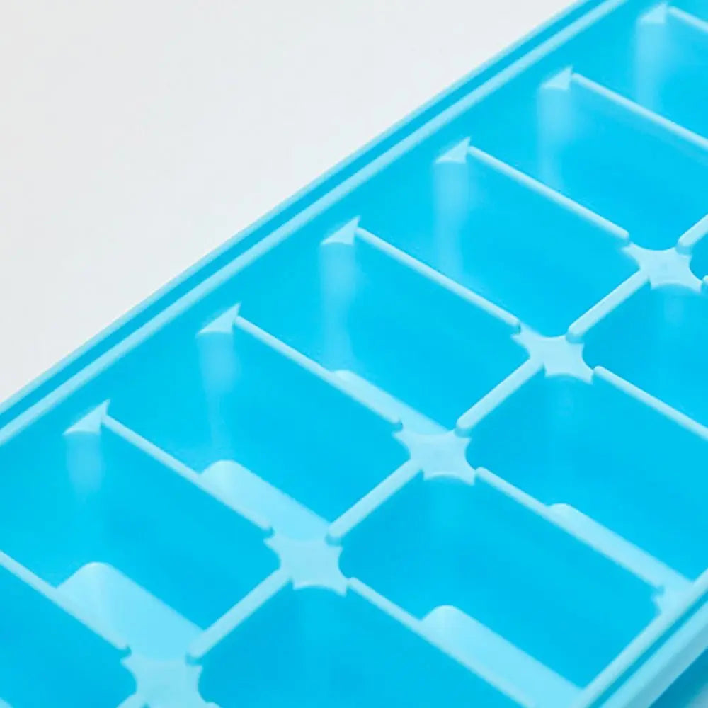 16 Lattice Plastic Reusable Ice Cube Tray Easy Refill Stackable Ice Lattice Ice Cube Tray With Lid Assorted