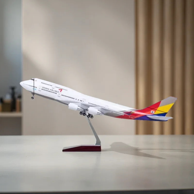 1:150 Scale Airplanes 47cm Asiana Airways B747 Resin Diecast Aircraft Model Assemble With Stable Stand For Souvenir Decorations