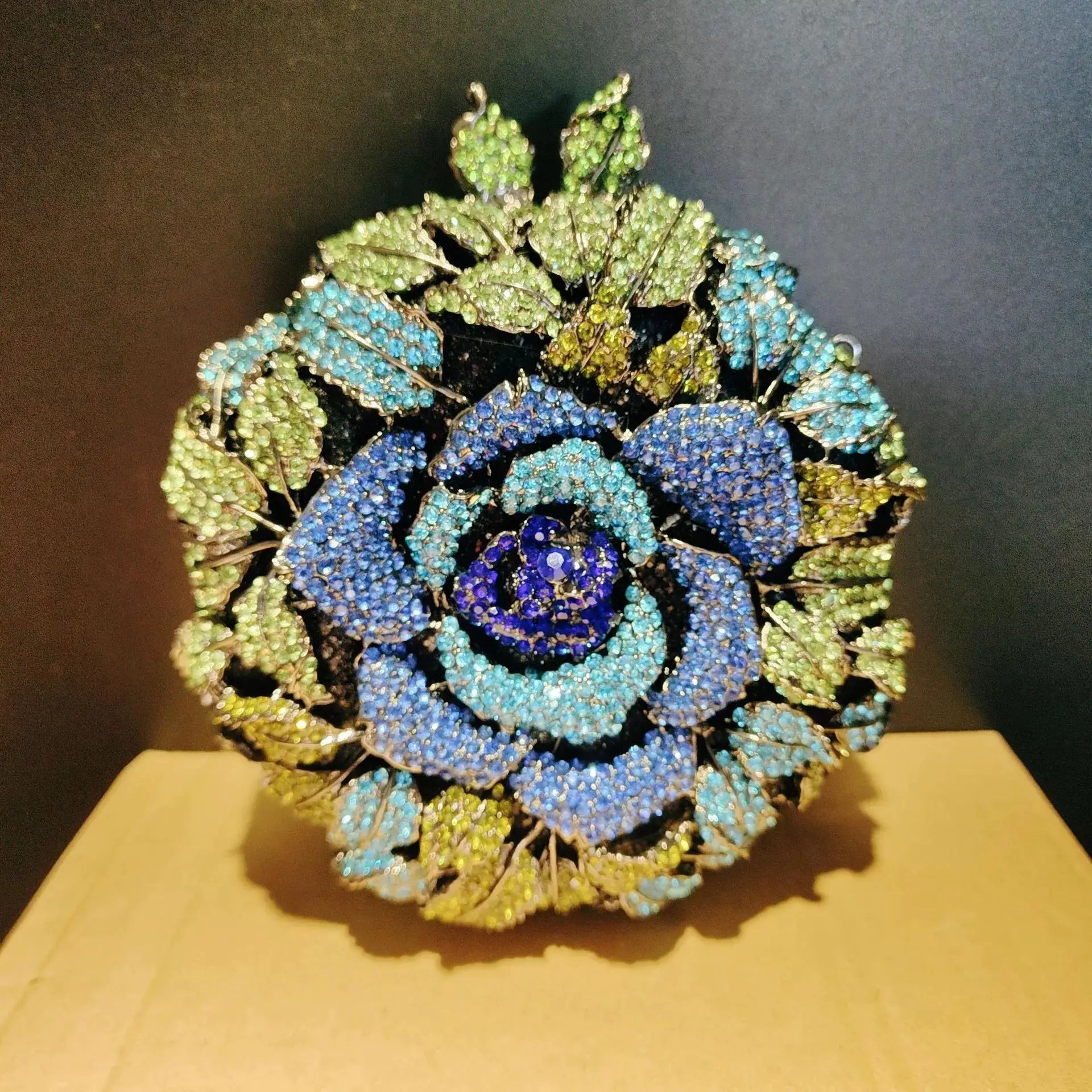 3D Camellia Shaped Clutch Bag, Handcrafted Petal Detail Evening Purse for Gala & Wedding, 2025 Collection