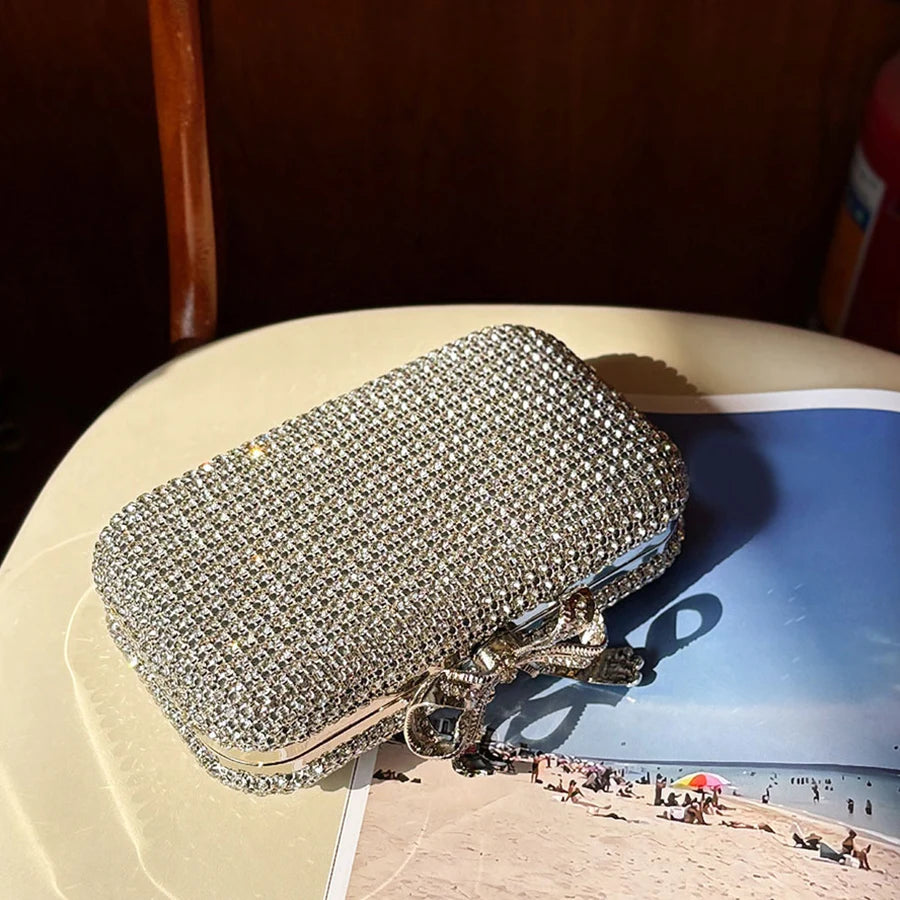 Luxury Diamond Clasp Evening Bag Bowknot Clutch Bags Rhinestone Small Box Bags Chains Shoulder Bags Wedding Party Purse Handbag