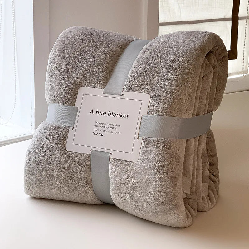Luxury Flannel Travel Blanket for Airplane Lightweight Office Nap Soft Blanket Non-shedding and Colorfast Multi-purpose Blankets