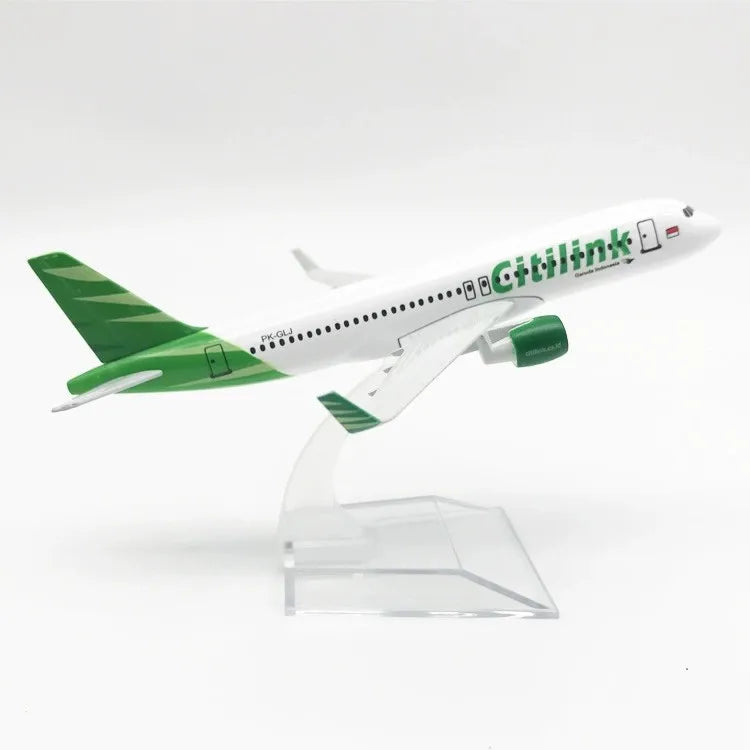 Toy 16CM A320 Series Aircraft Model Diecast Alloy Airplane ﻿320 1/400 Scale With Plane Base Adult Children Gift