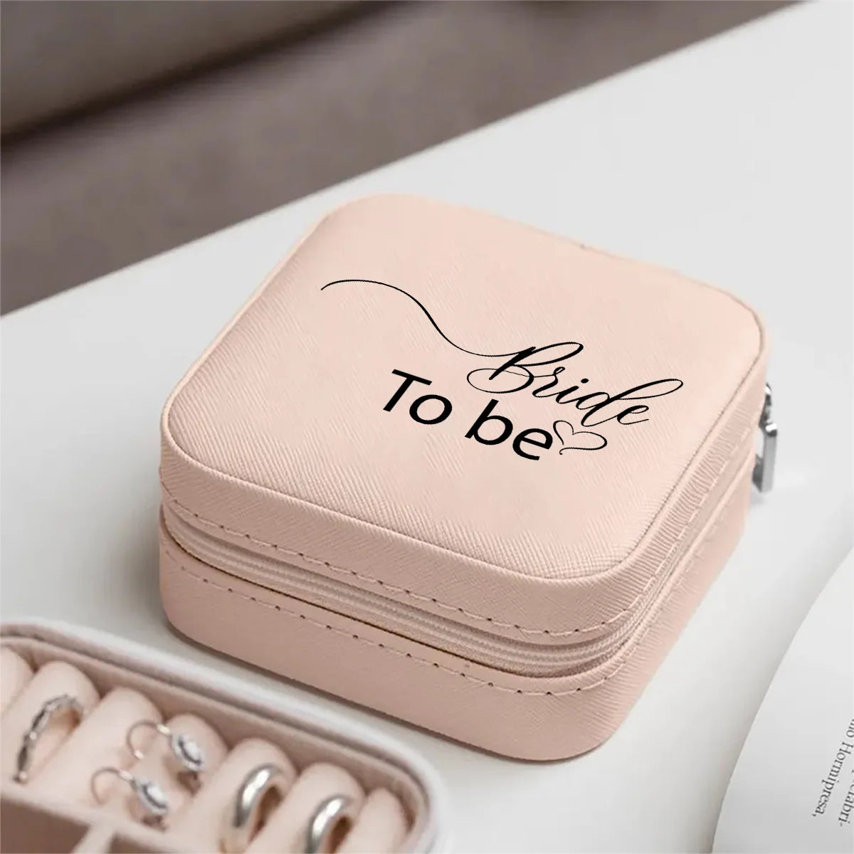 Personalized pink PU leather jewelry box, pearl box, portable women's travel earrings, necklace storage, wedding gift