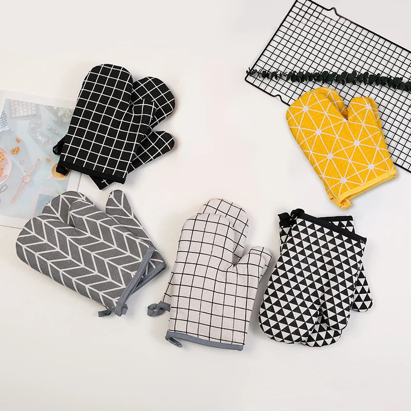 2PCS high-temperature resistant oven gloves, anti scalding, anti slip, thickened cotton and linen insulation gloves, household m