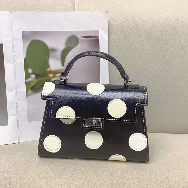Retro French romantic wave bag simple contrasting color versatile mini lipstick portable messenger bag