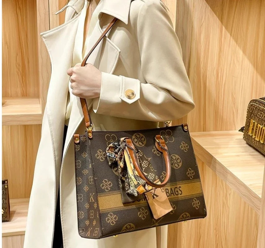 Fashionable Women Messenger Crossbody Bag Casual Trendy Can Be Used As A Spacious And Unique Diaper Bag