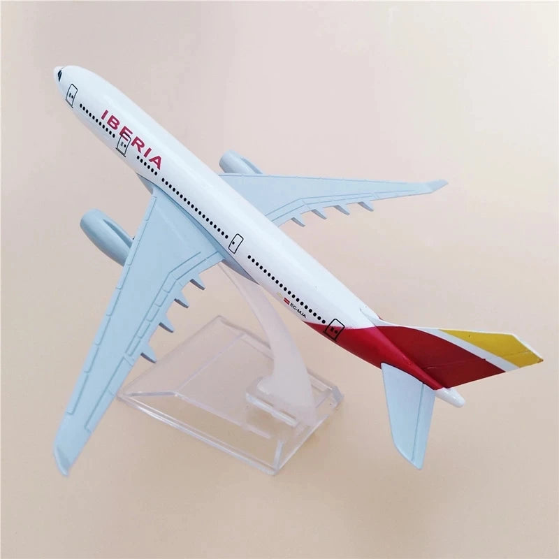 Diecast Metal 1/400 Scale Toys Planes 16cm Spain Iberia Airlines B737 Aircraft Model Planel Airplane Desk Room Decoration
