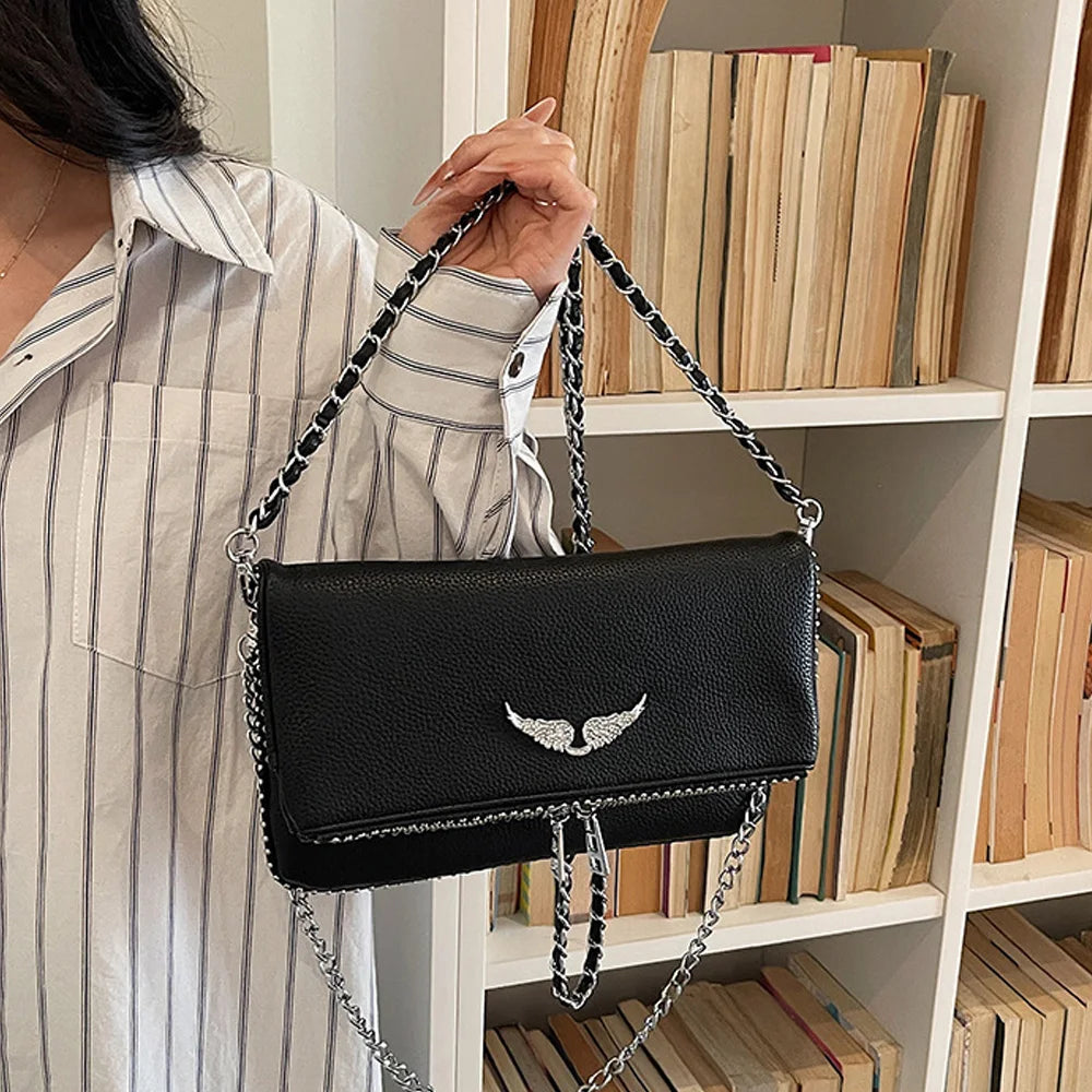 2026 New French Style Chain Clamshell Crossbody Bag Classic Versatile Shoulder Messenger Bag for Women with Wristlet