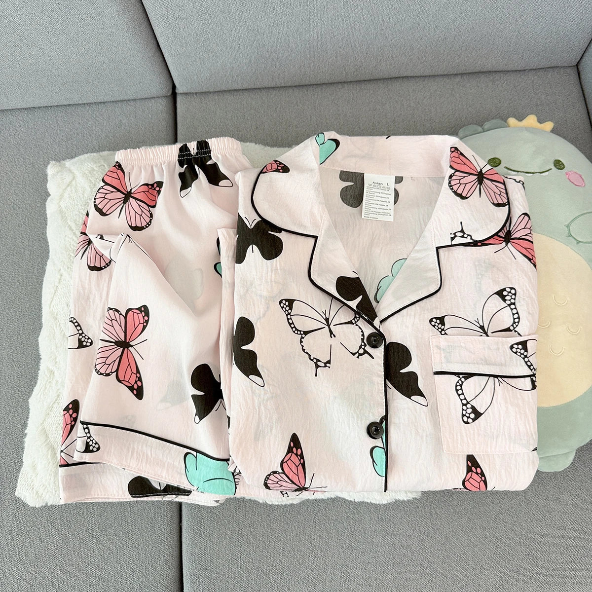 Women's Summer Pajamas, Thin Butterfly Pattern Short-Sleeved Shorts, Sweet and Cute, Can Be Worn Outside in Summer, Two-Piece Home Wear Set