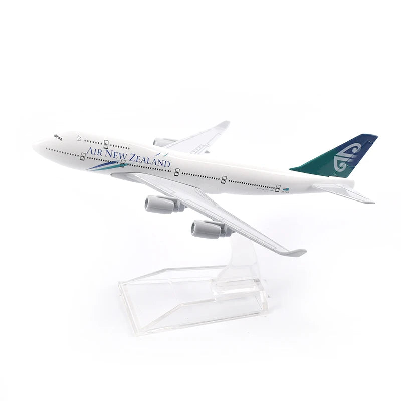 JASON TUTU  Aircraft Model Boeing 747 B787 B777 Planel Airplane Airbus A380 A320 Diecast Metal 1/400 Scale Planes Collect Gifts