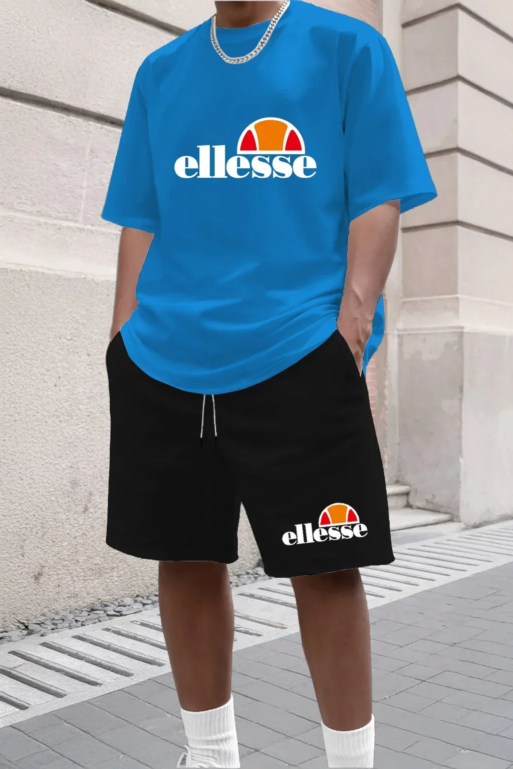 New men's casual and fashionable outdoor clothing for the summer of 2026, with a simple style