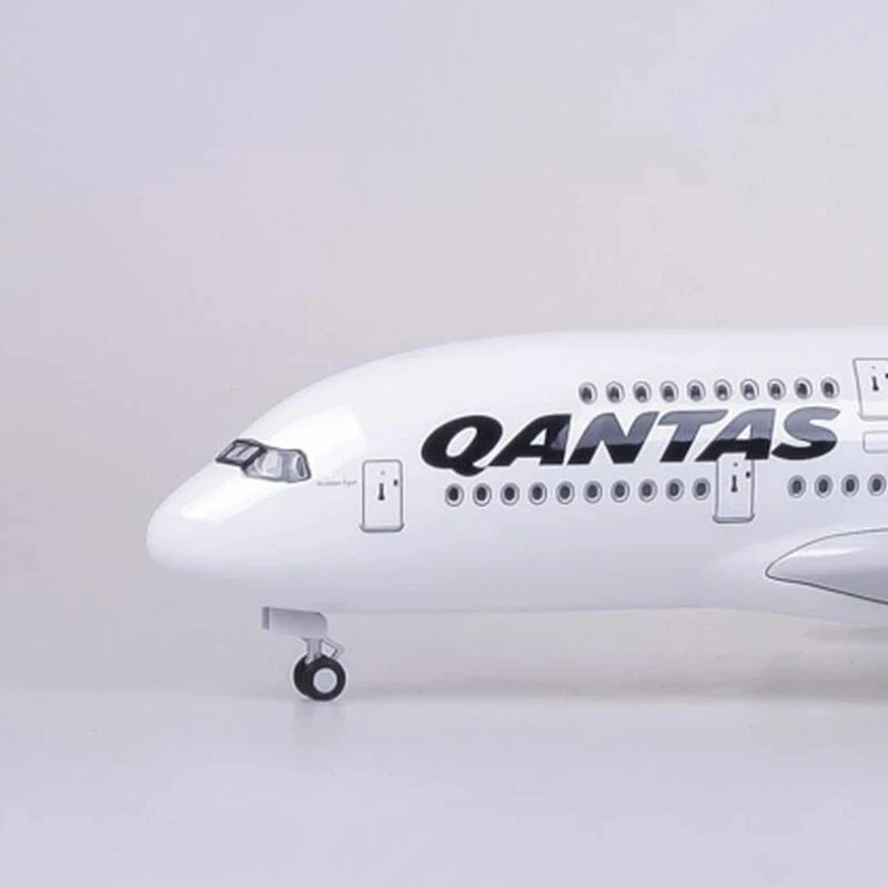 Scale 47CM Airplane 380 Educational Toys A380 QANTAS Airline Model W Light and Wheel Diecast Plastic Resin Plane For Collectio