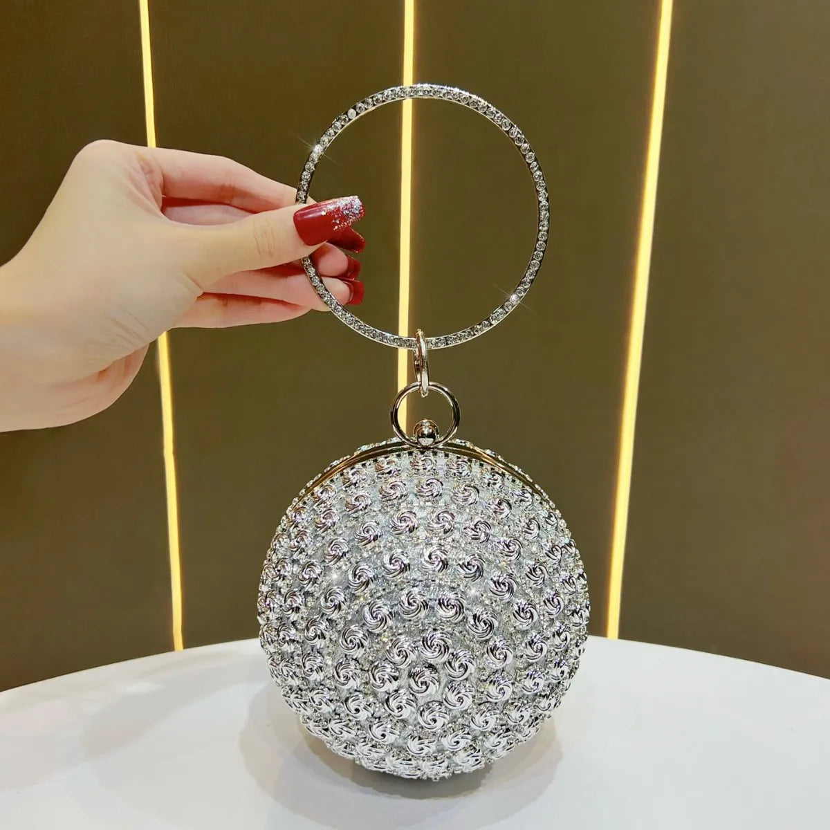 Women's Evening Bag Pearl Rhinestone Dinner Bag Spherical Tassel Banquet Fashion Handbag for Party Wedding Cocktail Party