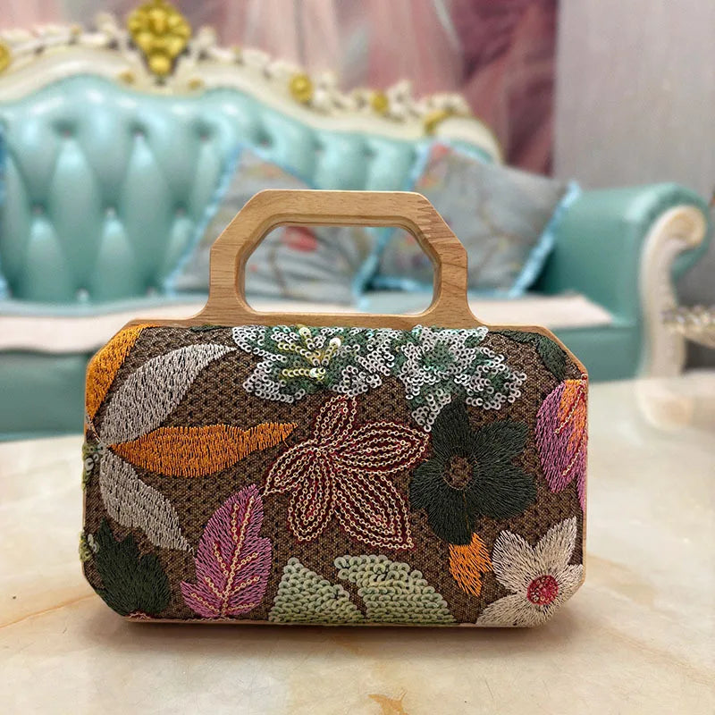 New Dinner Bag Embroidered Sequins Flower Celebrity Ladies Clutch Bag Chain Wooden Box Bag
