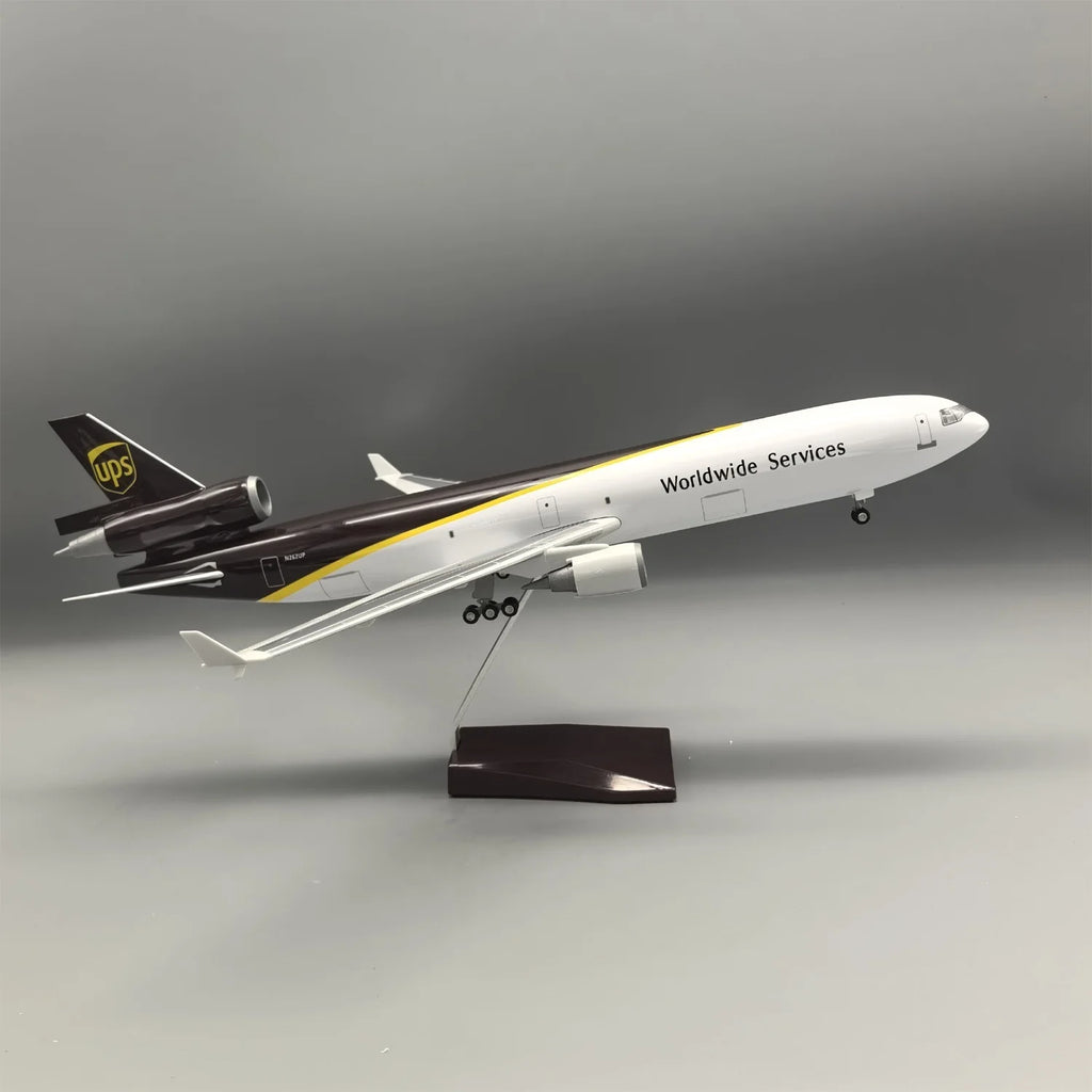 47CM Scale 1/130 Air UPS Airlines MD-11 Resin Diecast Airplane Model Aircraft With Wheels Landing Gears Collected Gift By Aviati