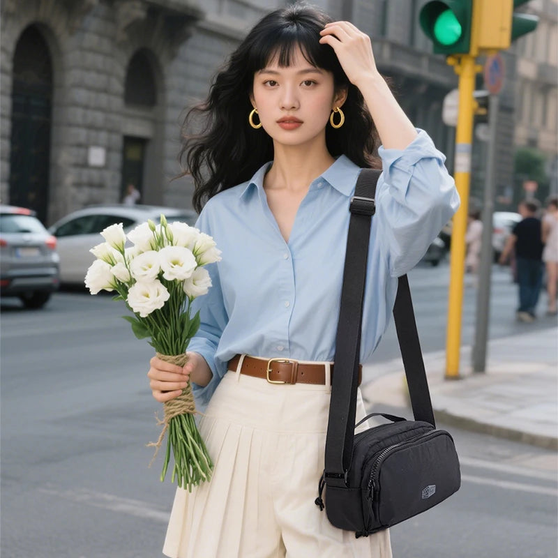 BAGSMART Duffel Bag For Women Travel Crossbody Tote Bag Multi-Function Sport Gym Bag Waterproof Casual Overnight Shoulder Bag