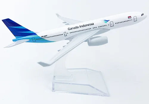 16cm 1/400 Scale Aircraft Series A330 A340 A220 Airplane Model Miniature Airplane Diecast Metal Child Toy Plane Collected Gift
