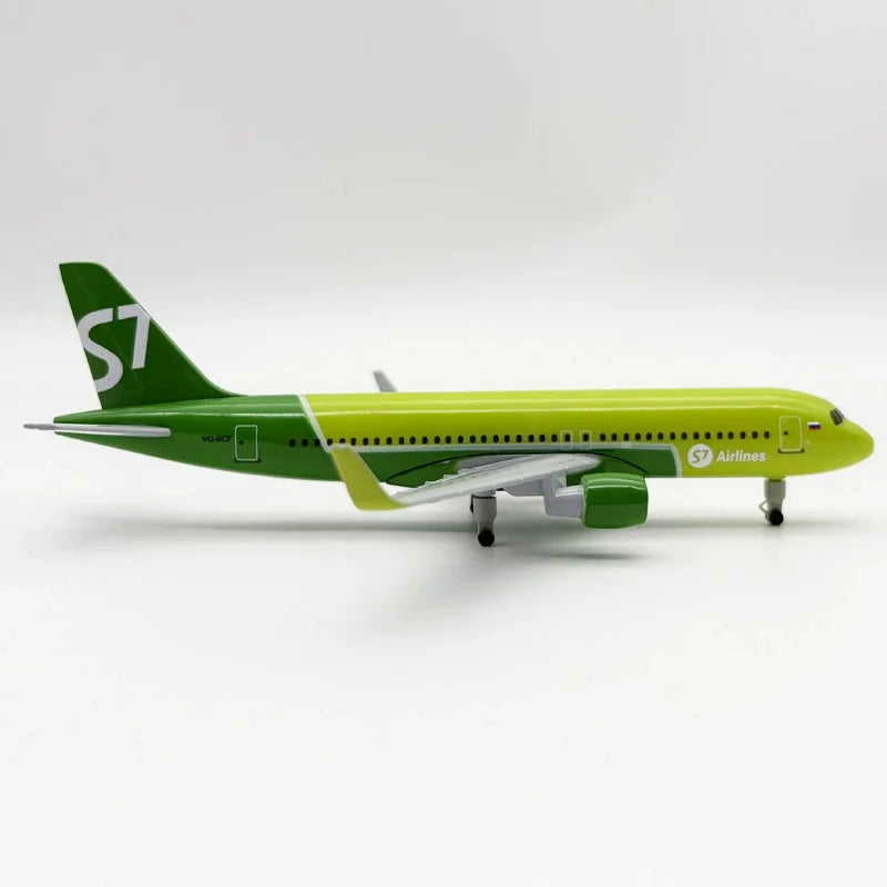 20cm A320 Siberian S7 Airlines Airplane Model Metal Replica Plane Model Simulation Passenger Aircraft Static Gift