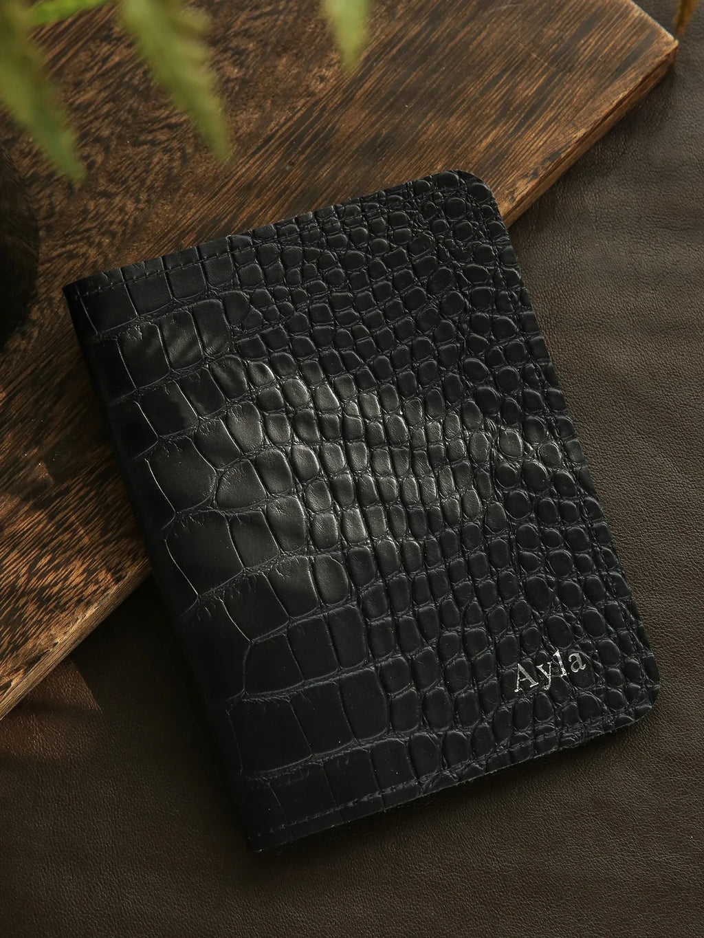 1PC Personalized Name Passport Holder Customized Passport Cover Luxurious Chic Alligator Print Wallet Holder Travel Accessories