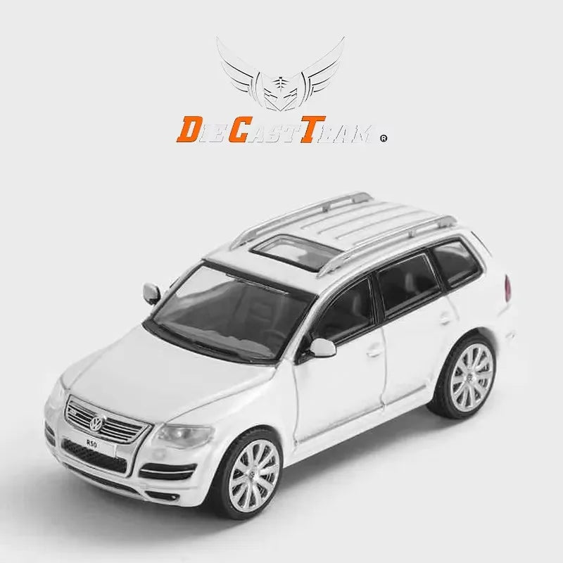 SHADOW / DCT 1/64 Volkswagen Touareg R50 Car Alloy Toys Motor Vehicle Diecast Metal Model Kids Xmas Gift Toys for Boys
