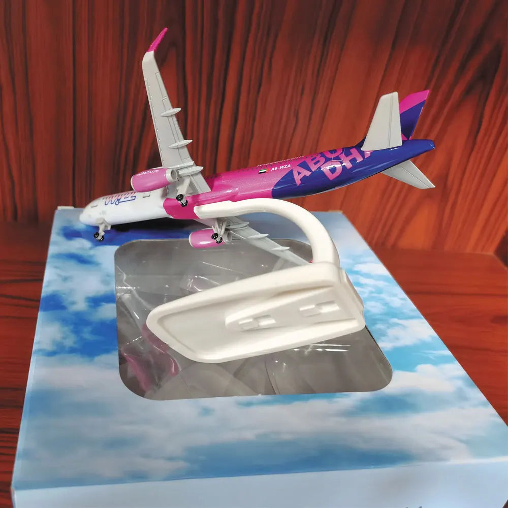 20cm 321 wizz Airplane Model WIZZ AIR A321 Aircraft miniature plane alloy Metal Airplane Scale 1 400 Collected Gift
