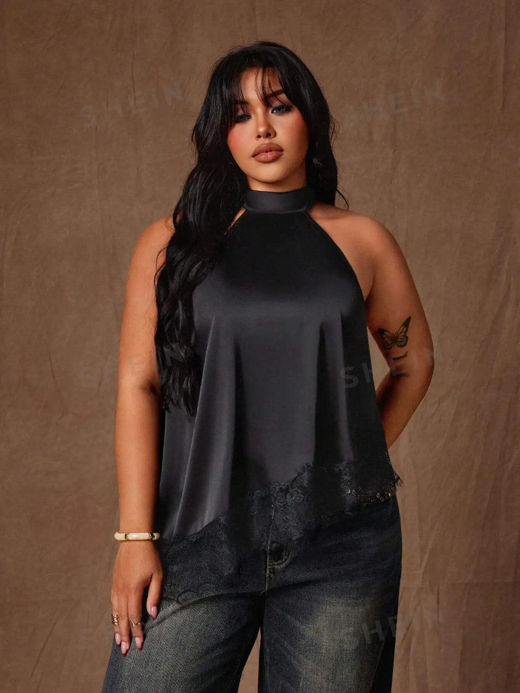 New Plus Size Elegant Black Satin Halter Neck Sleeveless Vest Korean Popular Asymmetrical Hem Lace Plus Size Top Women's Clothes