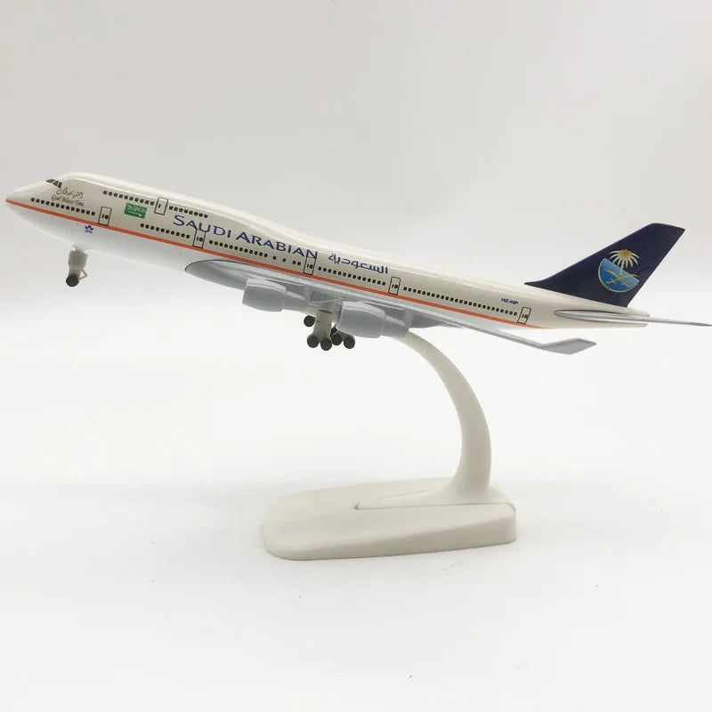 20cm Boeing 747 Die-Cast Alloy Metal Airplane Model Saudi Arabian Airlines B747 Diecast Toy with Landing Gear for Hobby Series