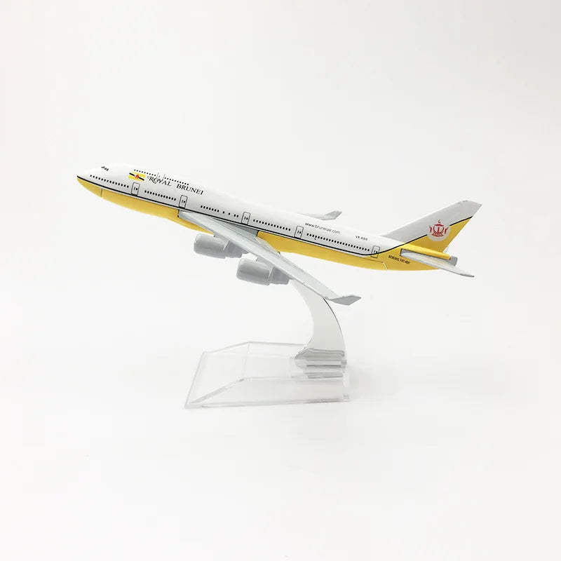 16CM 1:400 Scale 747 Alloy Metal Aircraft Model Royal Brunei Airlines B747 With Aircraft Stand Collectible Gift Display Model