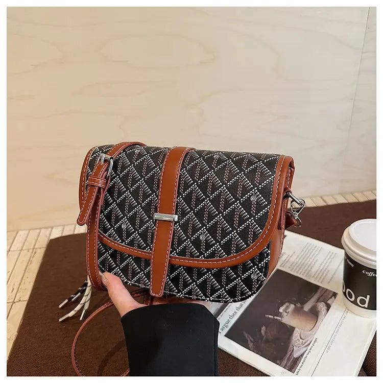 Luxury Fashion-Forward Designer Diaper Bag Women Large Capacity Tote Elegant Leather Crossbody Handbag For A Statement Look