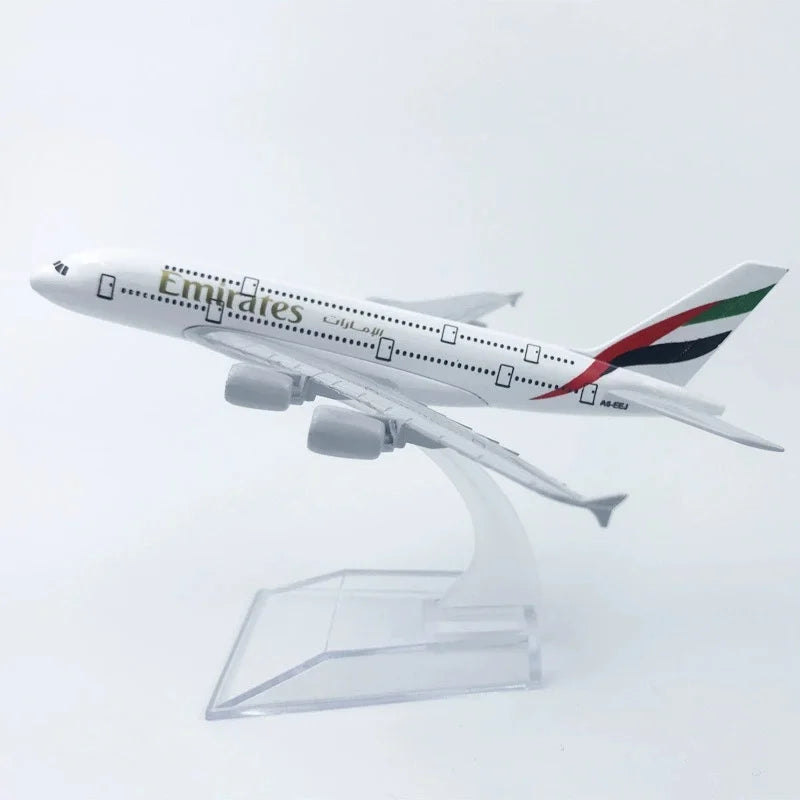 16cm/20cm Air Emirates Airlines B777 A380 Airplane Model Metal Scale Toy Plane Collectible Aircraft Kids Toys For Boy