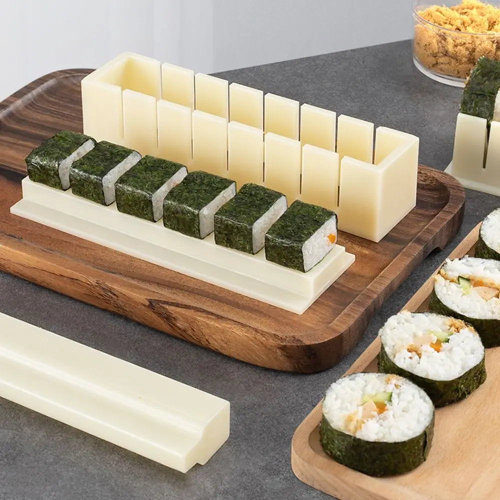 3pcs/set Cake Roll Mold Sushi Maker Equipment Kit Plastic Kimbap Sushi Rolls Mold Round Square Heart-shaped Sushi Making Tools
