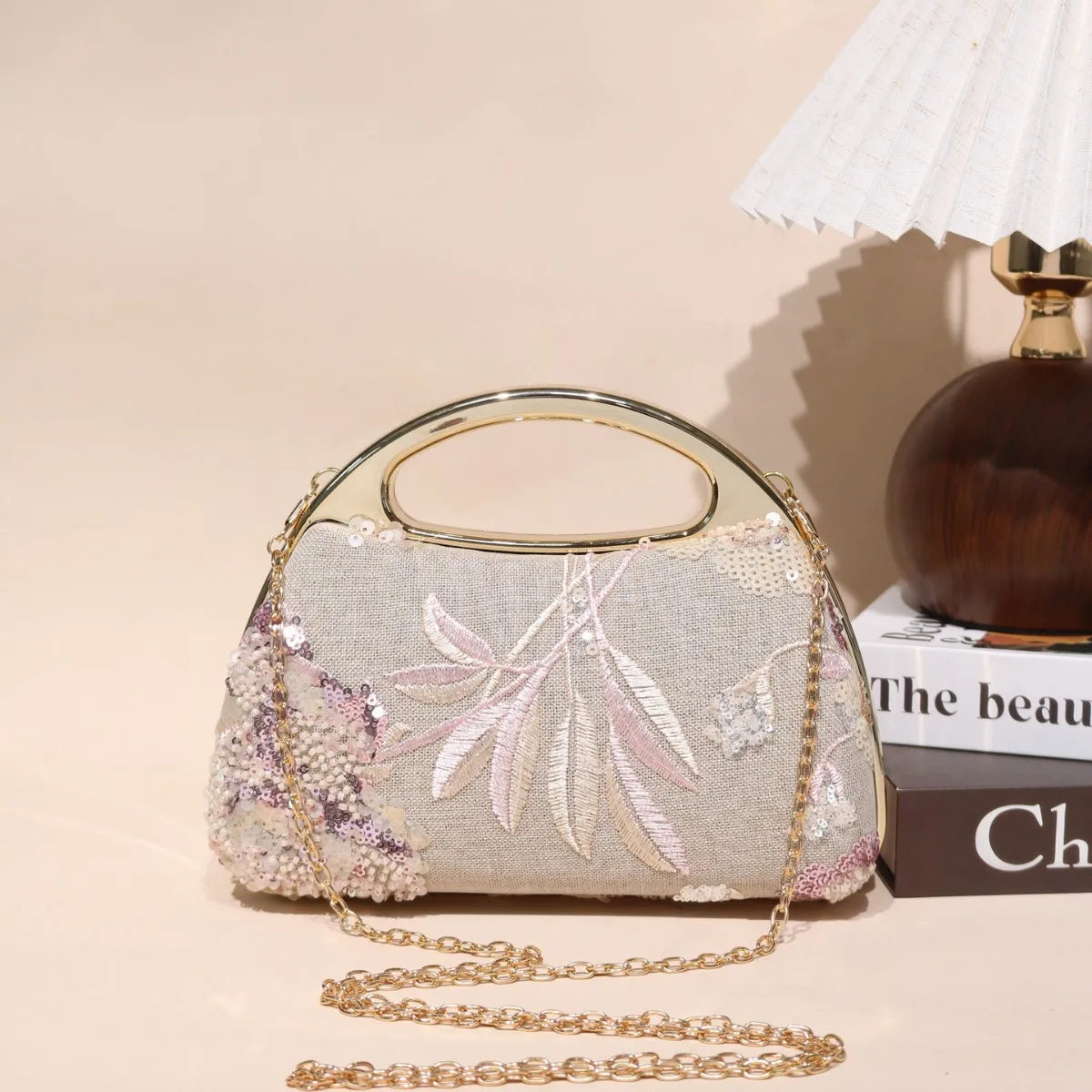 Embroidery sequined socialite lady clutch bag chain electroplated plastic box bag