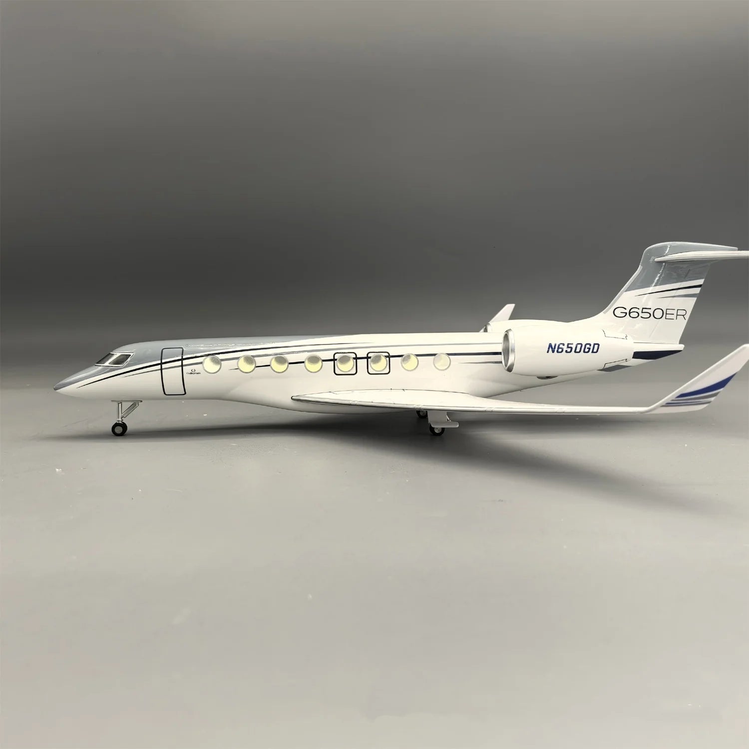 1:50 Scale Model Aircraft Gulfstream G650 Simulation Jet Airplanes Diecast Resin Model Plane Toy With Wheels Original G650 House
