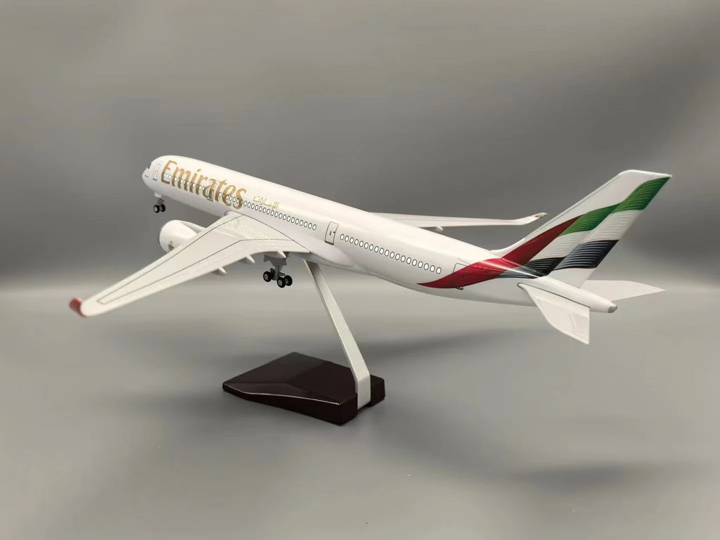 Airbus A350 Emirates 47cm 1:142 Model Aircraft Toy Airbus Led Light Diecasting Machine Collected For Aviation Souvenir Plane Toy