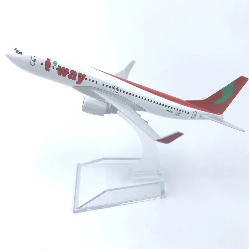 1:400 Scale 16CM Aircraft Korea T WAY Model Alloy B737 Airplane Toy Airways Passenger Model Collection for Aviation Enthusiasts