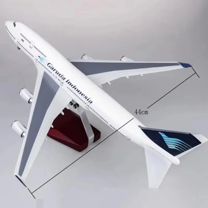 47CM Airplane model Garuda Indonesia Airline  B747 plane model With Wheel LED Light Die-casting Collection Toy planes