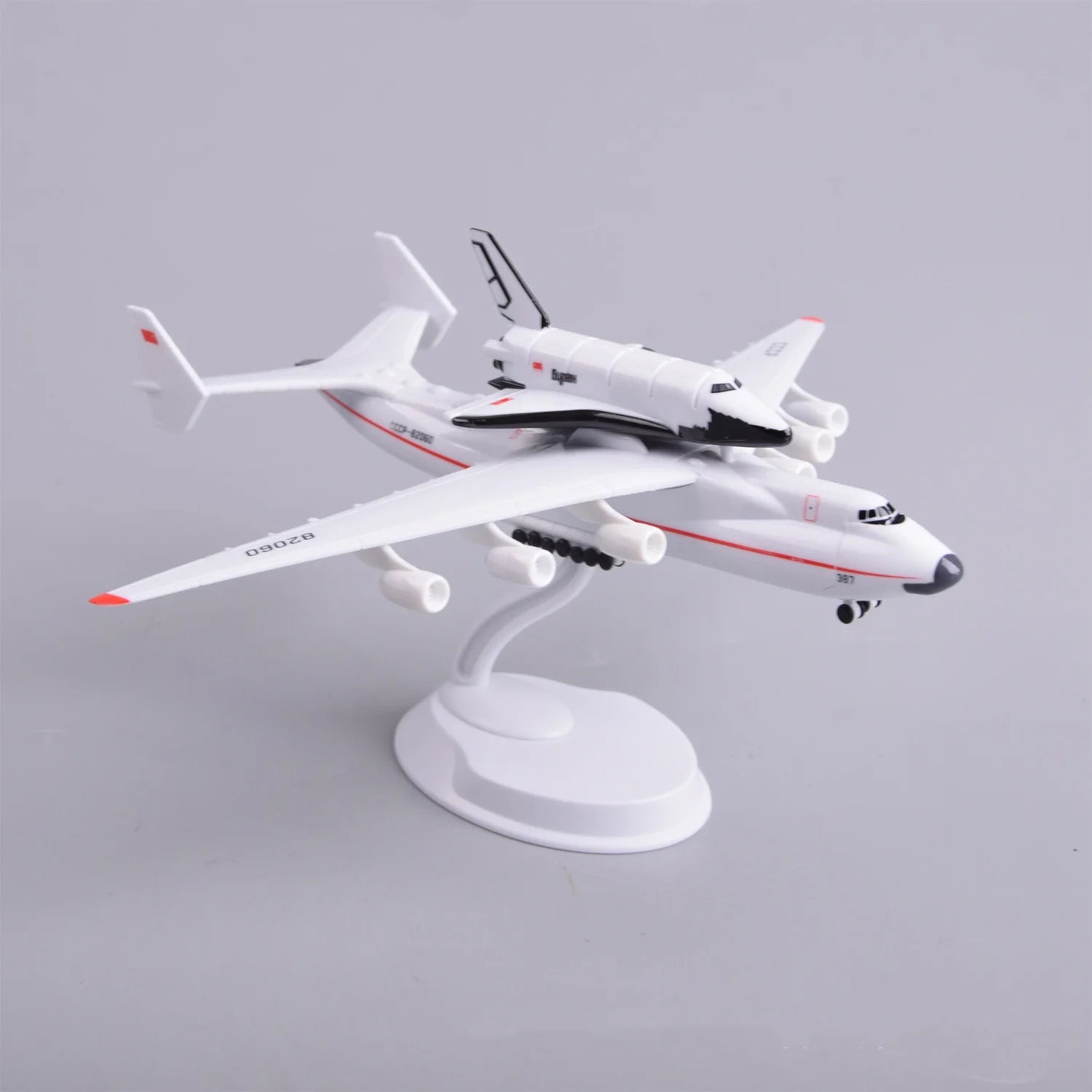 Diecast 1:400 Scale Antonov An225 Cccp-B2060 Airplane Toy Aircraft Simulation Alloy Finished Souvenir Collection Toy Decoration