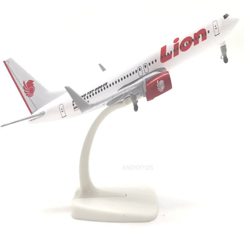 Scale 1:400 Model Airplane Air LION B737 Replica Aircraft Metal Miniature Plane with Wheels Collection gift Souvenir Plane Toy