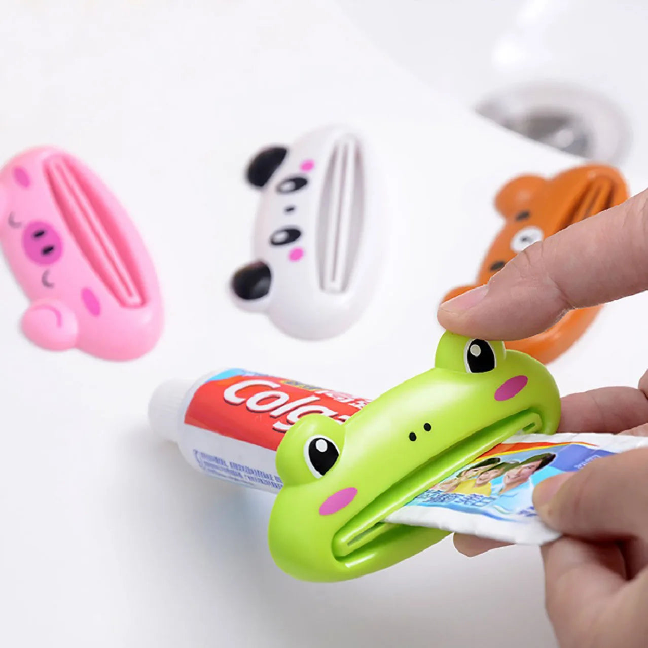 New Type Squeezer Cute Cartoon Manual Toothpaste Dispenser Bathroom Fashion Frog Animal Shape Cleanser Manual Press Lazy Essenti