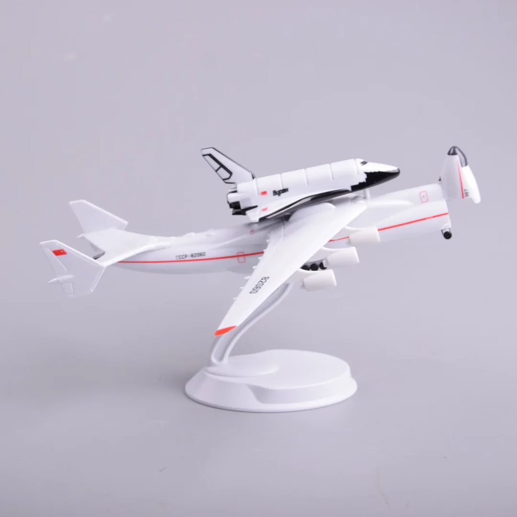 1:400 Scale Airplane Model Antonov AN225 Mriya Spacehuttle Transport Model Replica plane Toy Souvenir Hobby Collection gift