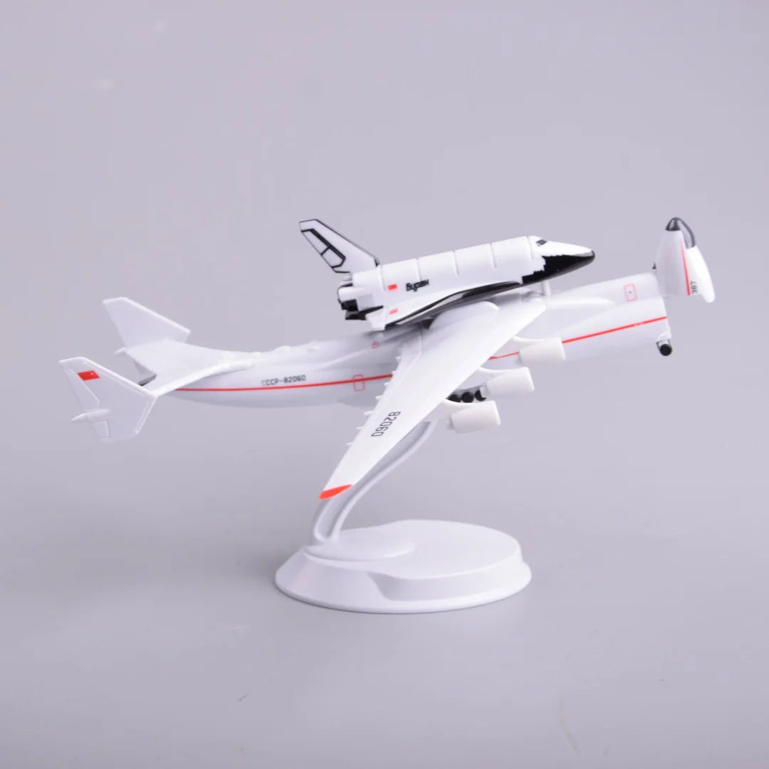 1:400 Scale Airplane Model Antonov AN225 Mriya Spacehuttle Transport Model Replica plane Toy Souvenir Hobby Collection gift