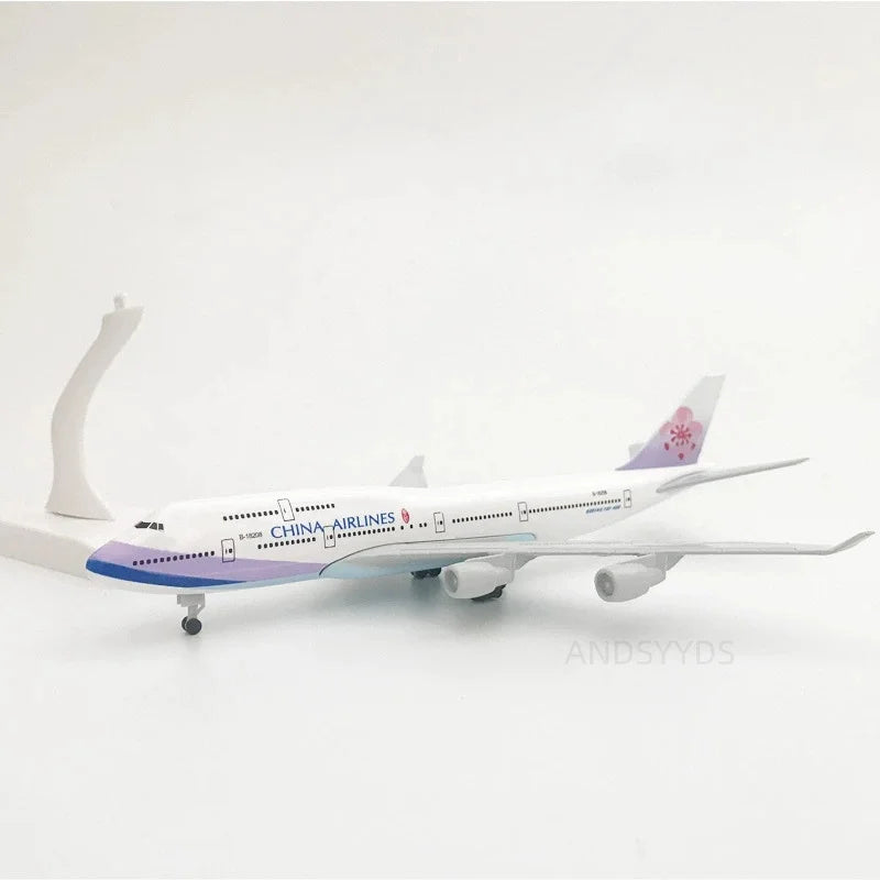 Display 747 Simulation Civil Airways 1:400 20CM Scale B747 China Airways Toys Model Alloy Static Model Aviation Collection
