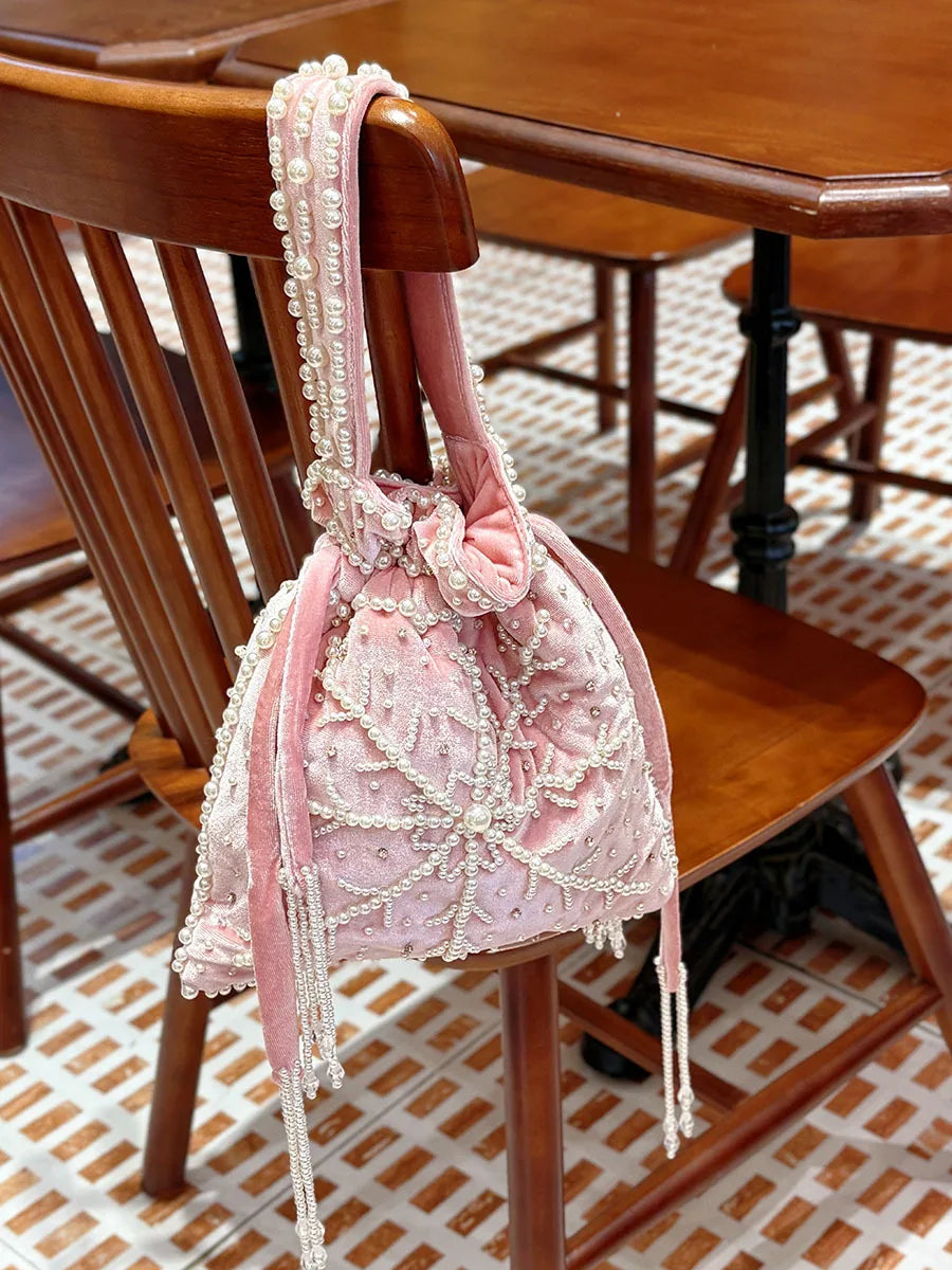 New Chinese hand-woven fringed beaded snowflake velvet bucket banquet bag temperament sweet underarm messenger bag
