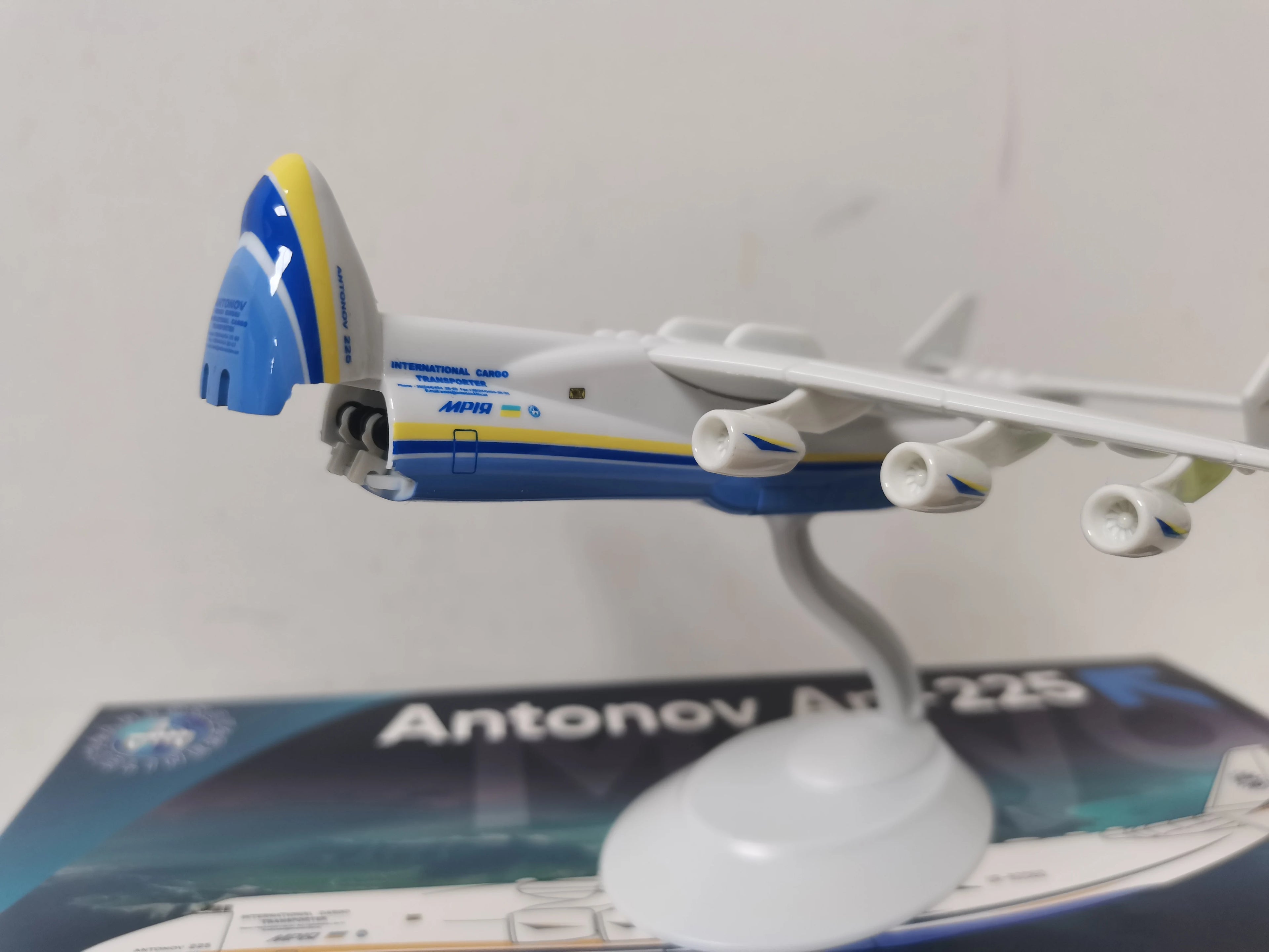 1/400 Scale 20CM Alloy Antonov An-225 "Mriya" A380 330 747 777 Airplane Diecast Model Child Toy For Gift Collectible Miniatures
