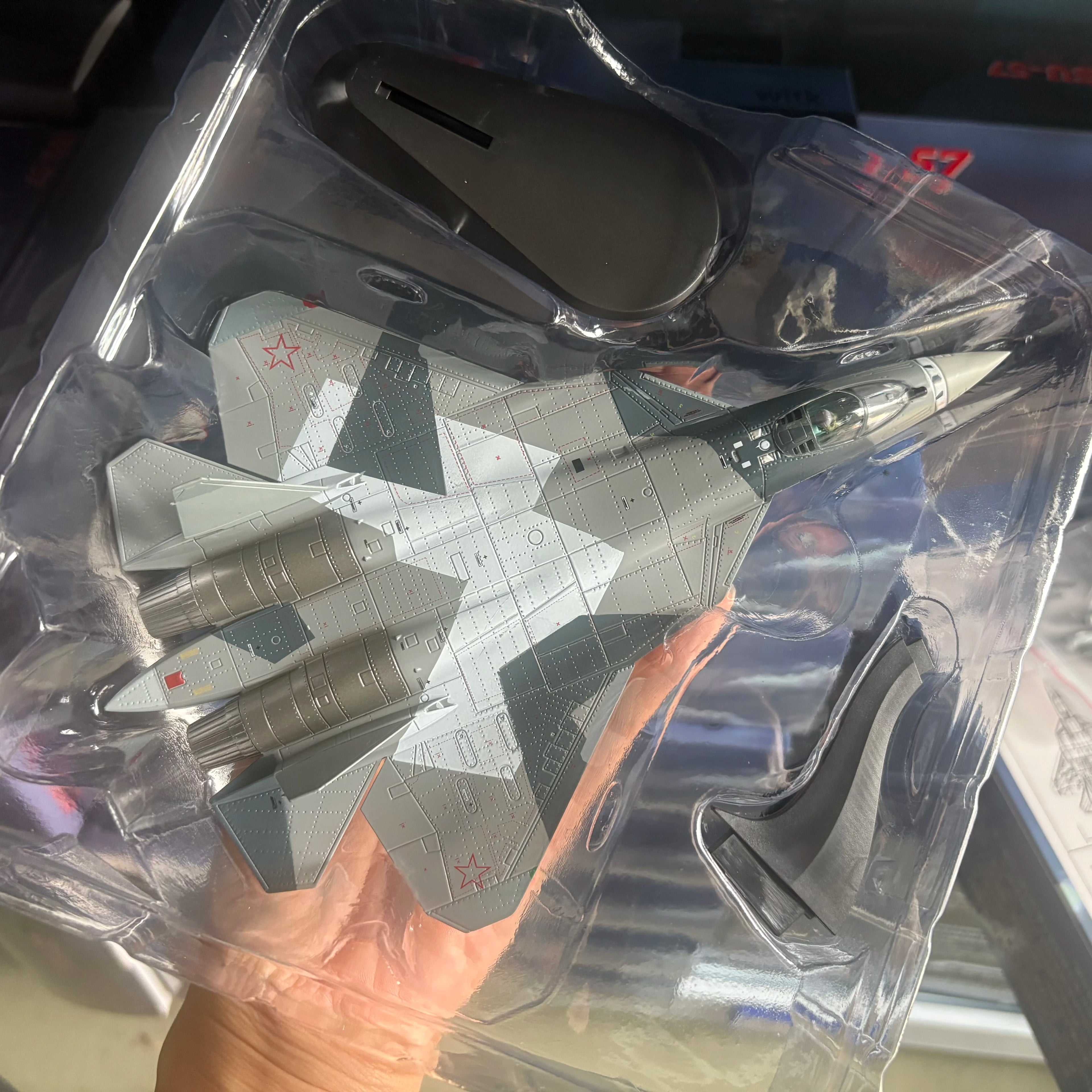 1/100 Scale Russian Air Force SU57 Stealth Fighter Model SU-57 Metal Plane Aircraft Model Gift Display Collection Ornament