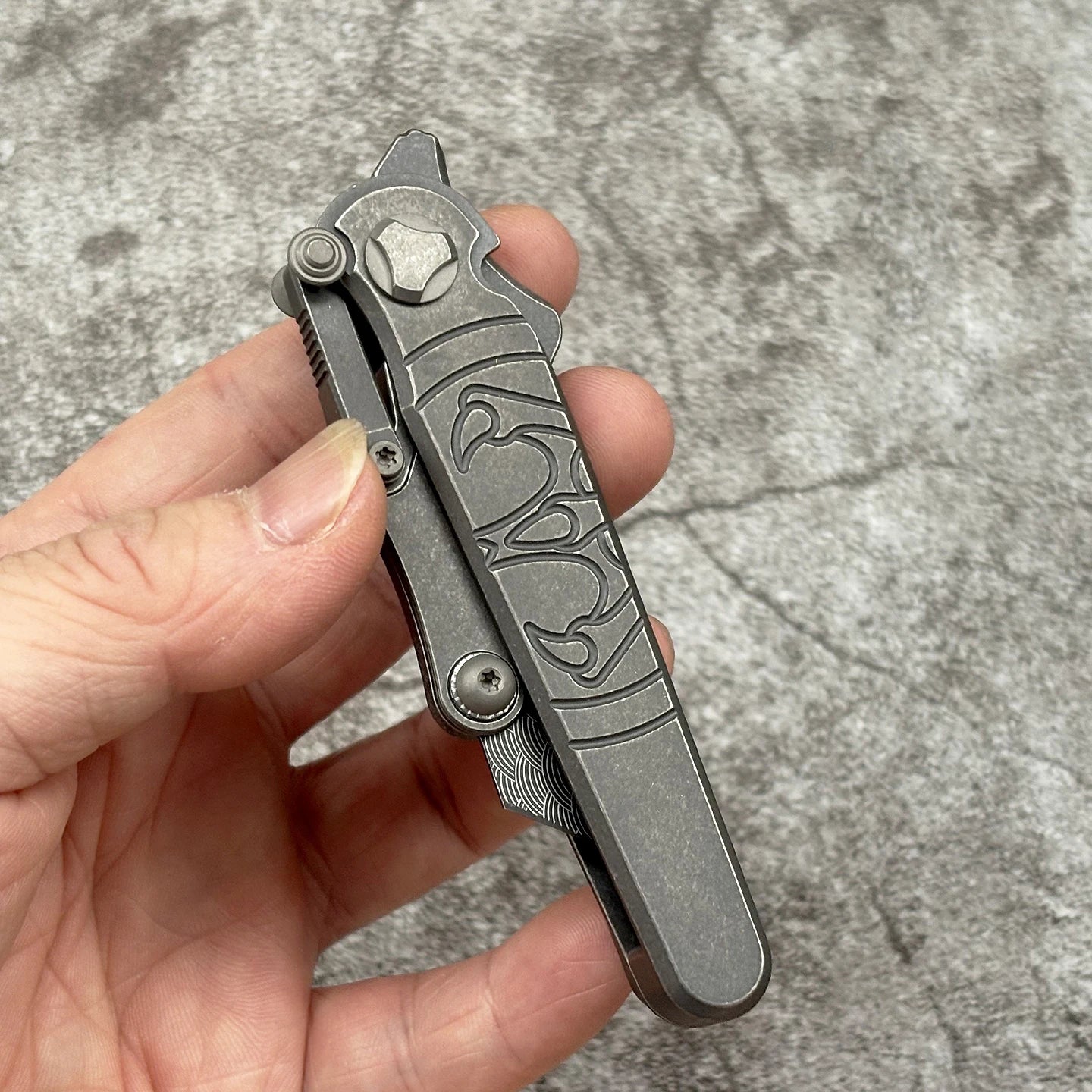 EDC Pocket Tool Eagle Claw Titanium Alloy Knife with Replaceable Blades Quick-Open Utility Knife Outdoor Portable Folding Knife