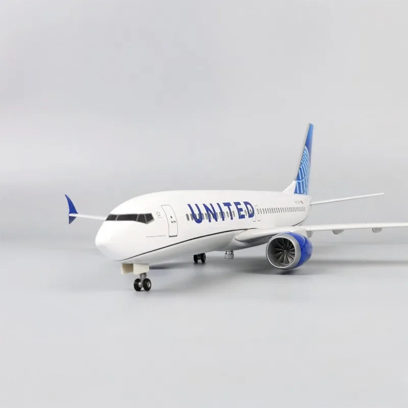 47cm Amercian United Airlines B737MAX 1/85 Large Scale Airplane Model Kit with Stand for Display Collection or Adult Toy Gift