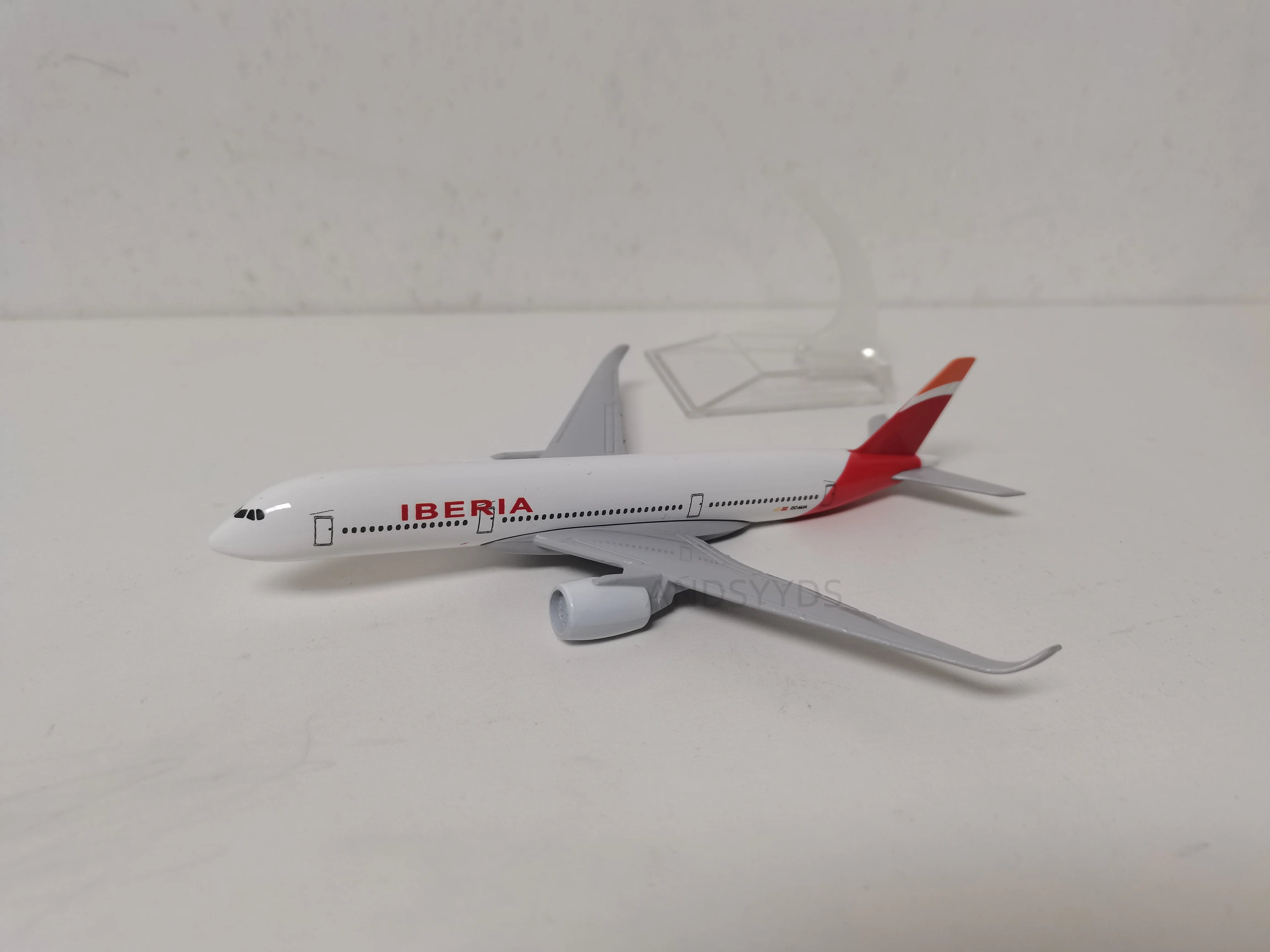 16CM Iberia A350 Airplane Models	Scale 1:400 Metal Alloy Scale Aircraft  Replica Diecast Aviation Collectibles Toy for Boys