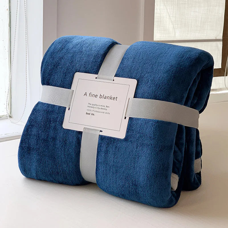 Luxury Flannel Travel Blanket for Airplane Lightweight Office Nap Soft Blanket Non-shedding and Colorfast Multi-purpose Blankets