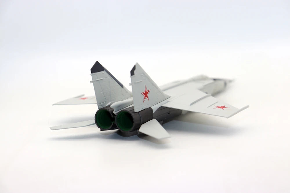 New 1/100 MiG 25RBT FOXBAT B Russian Air Force 2012 Diecast alloy simulation model aircraft for collection gift